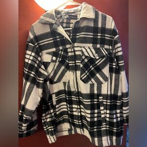 🔥Zara Black and White Plaid Oversized Shacket! Size: XS 2 Front Pockets.